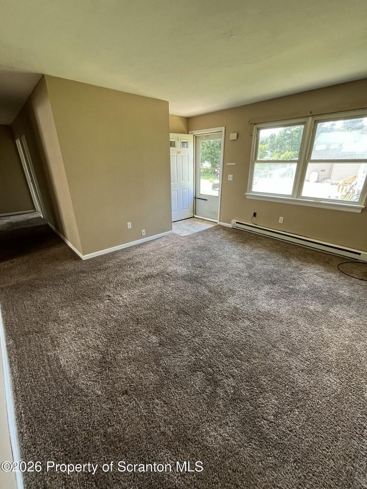 612 Oak St #2 - Photo 4 of 17