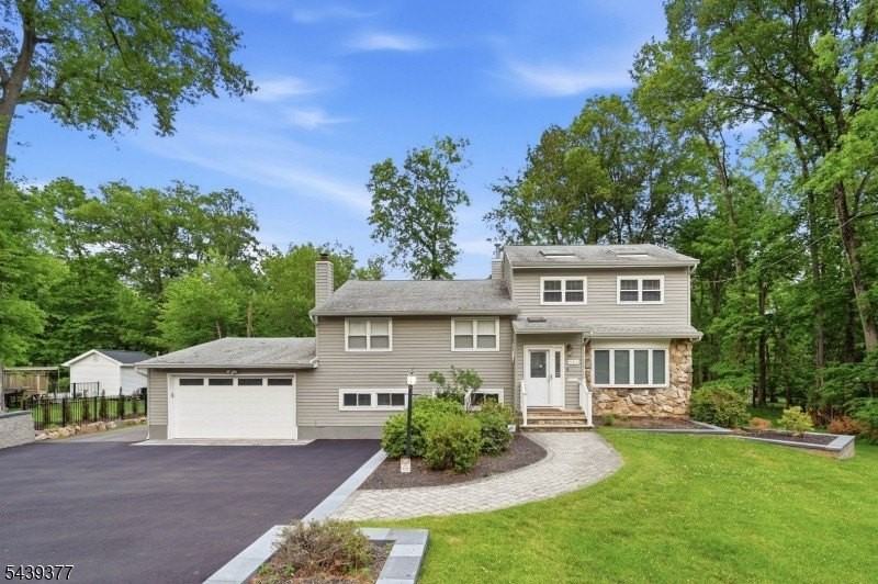 47 Crossbrook Rd - Photo 2 of 35