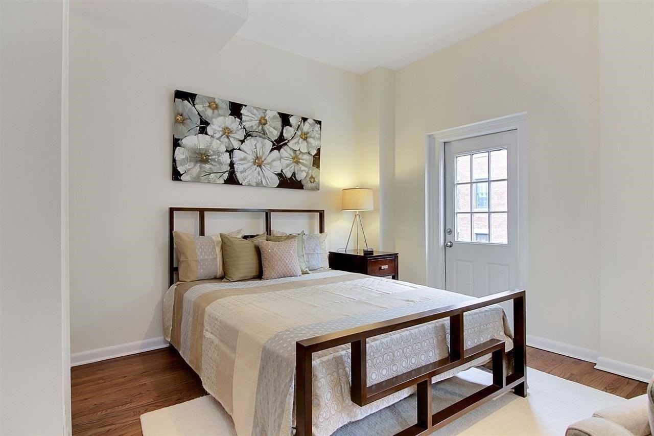 227 Christopher Columbus Dr #204B - Photo 3 of 14