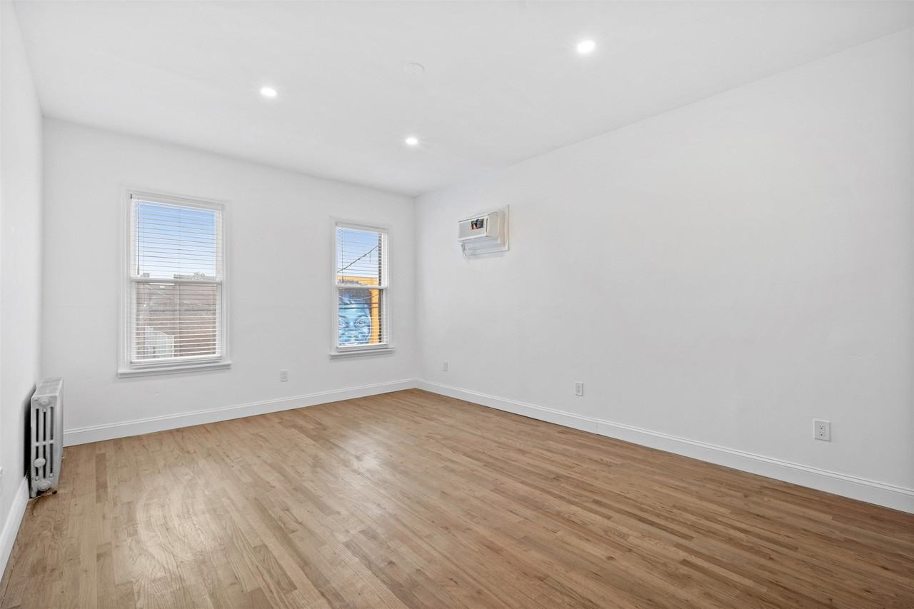 108 Stegman St - Photo 7 of 11