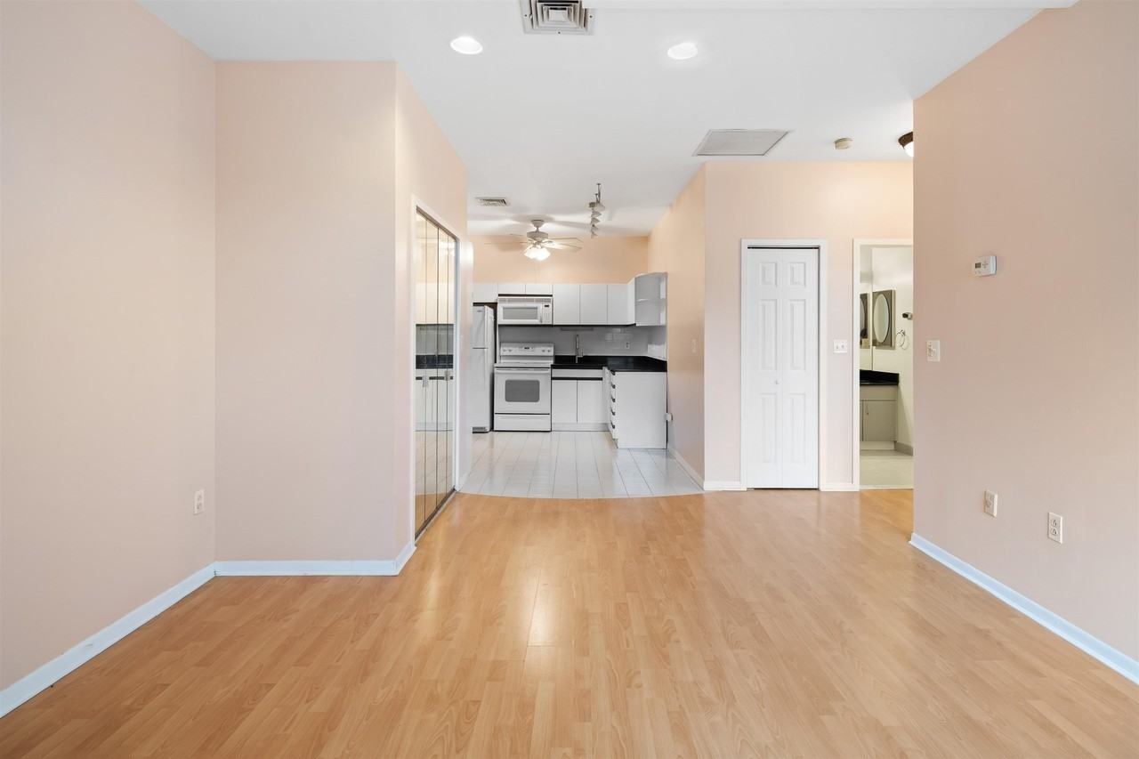 75 Liberty Ave #C32 - Photo 2 of 9