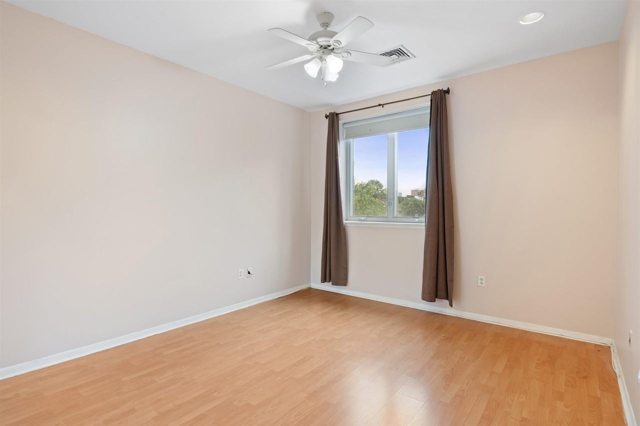 75 Liberty Ave #C32 - Photo 4 of 9