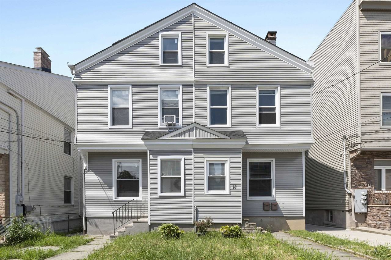 18 Howard Pl #1