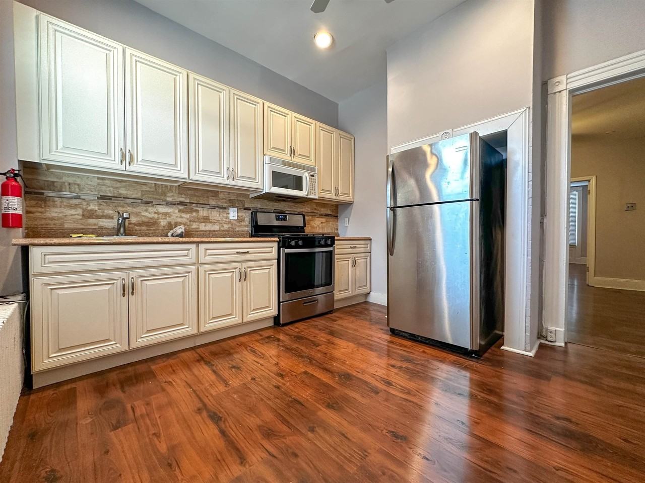 18 Howard Pl #1 - Photo 3 of 34