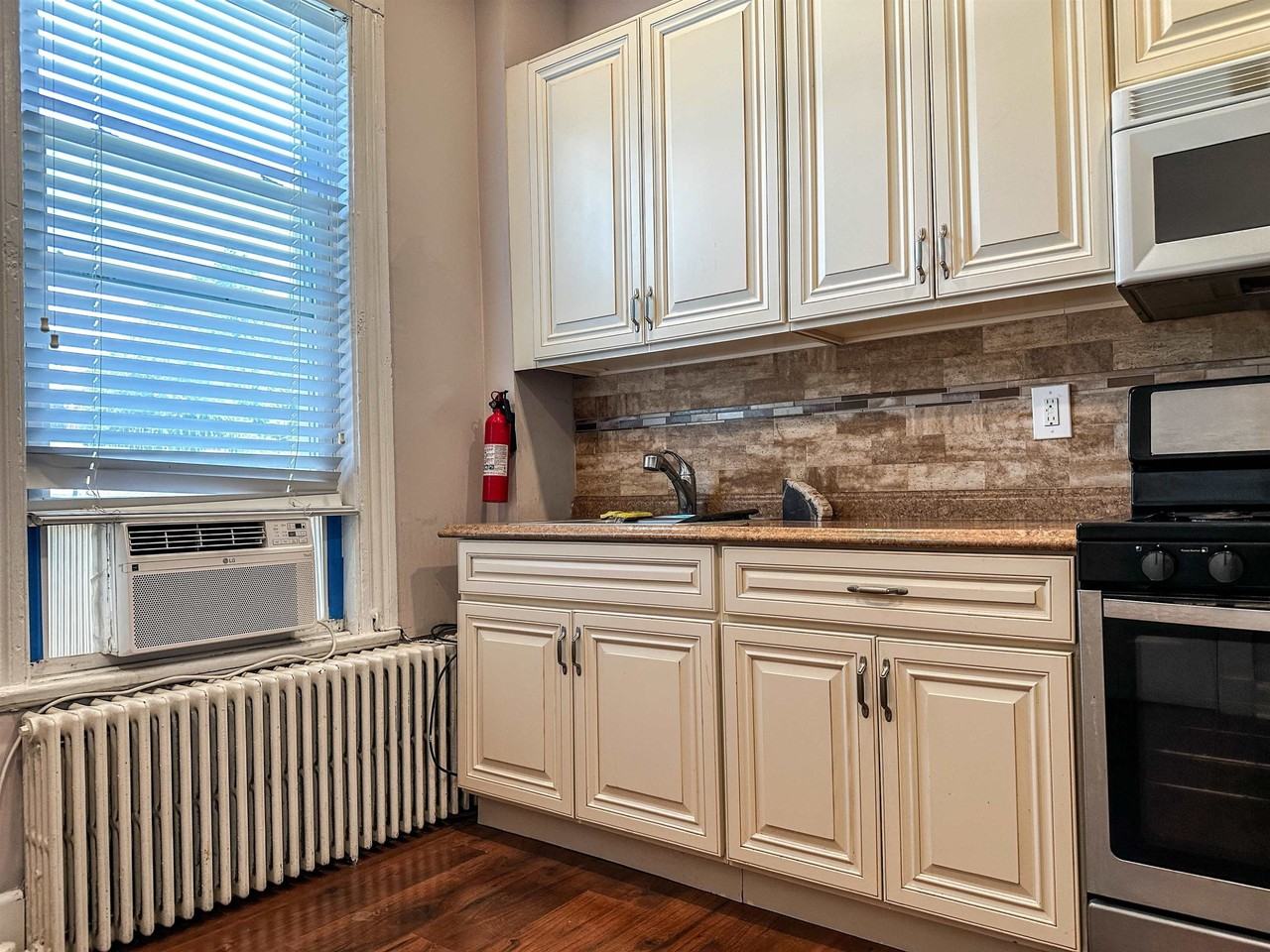 18 Howard Pl #1 - Photo 6 of 34