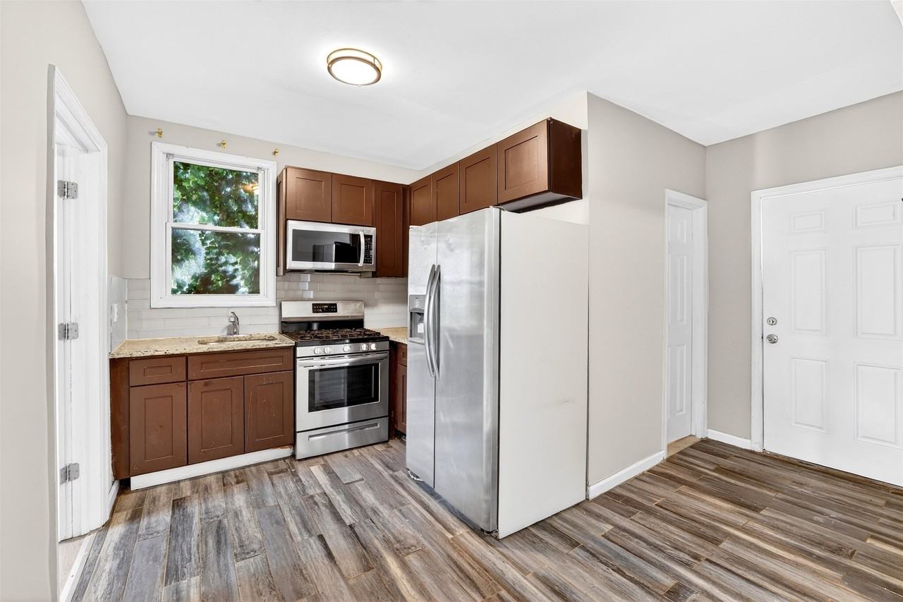 83 Williams Ave #3 - Photo 2 of 16