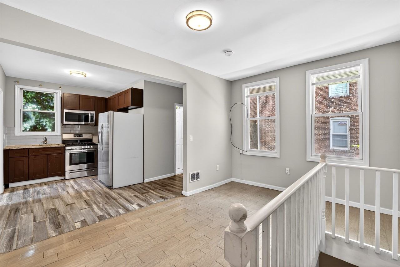 83 Williams Ave #3 - Photo 3 of 16