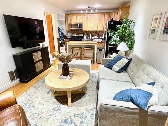 169 Grand St - Photo 4 of 22