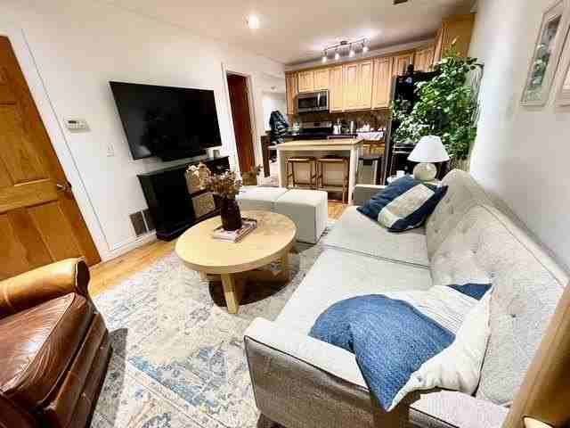 169 Grand St - Photo 6 of 22
