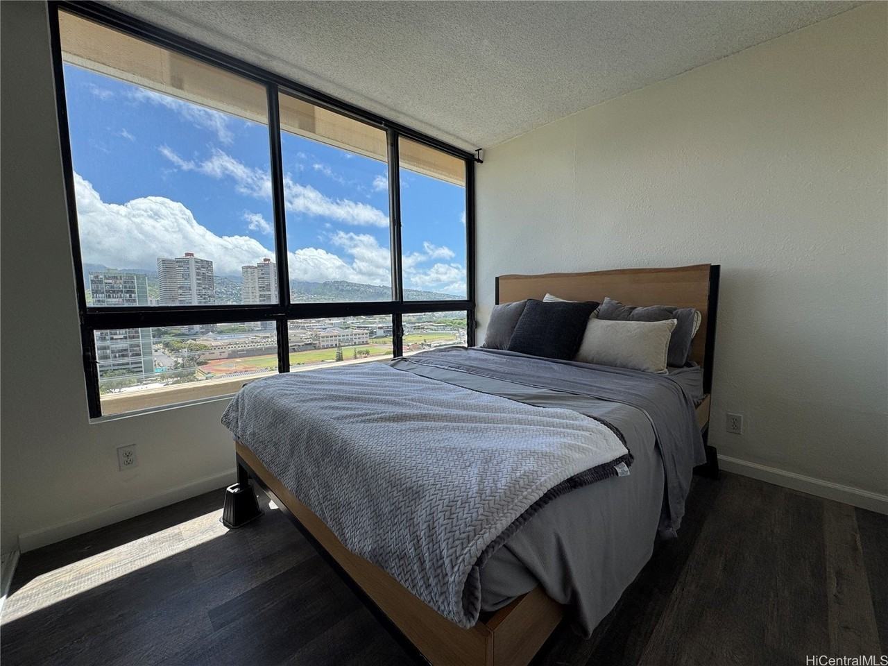 2121 Ala Wai Blvd #1905 - Photo 7 of 14