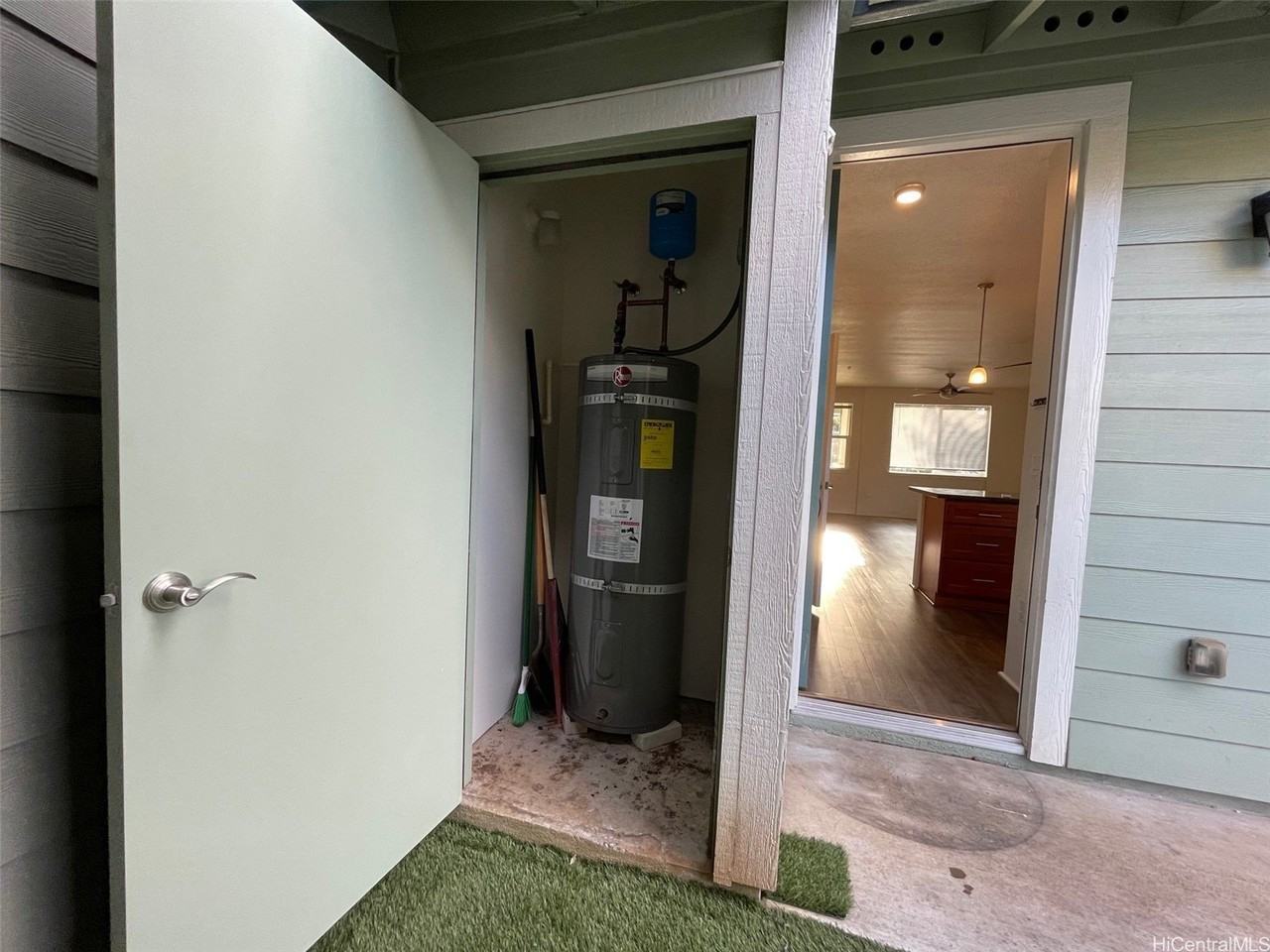 724 Kakala St #1406 - Photo 4 of 25