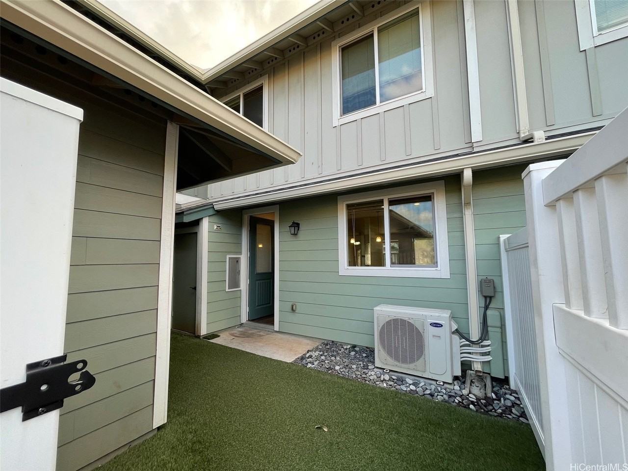 724 Kakala St #1406 - Photo 5 of 25