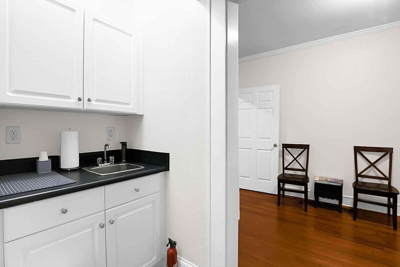 228 East Poplar Street - Photo 5 of 12