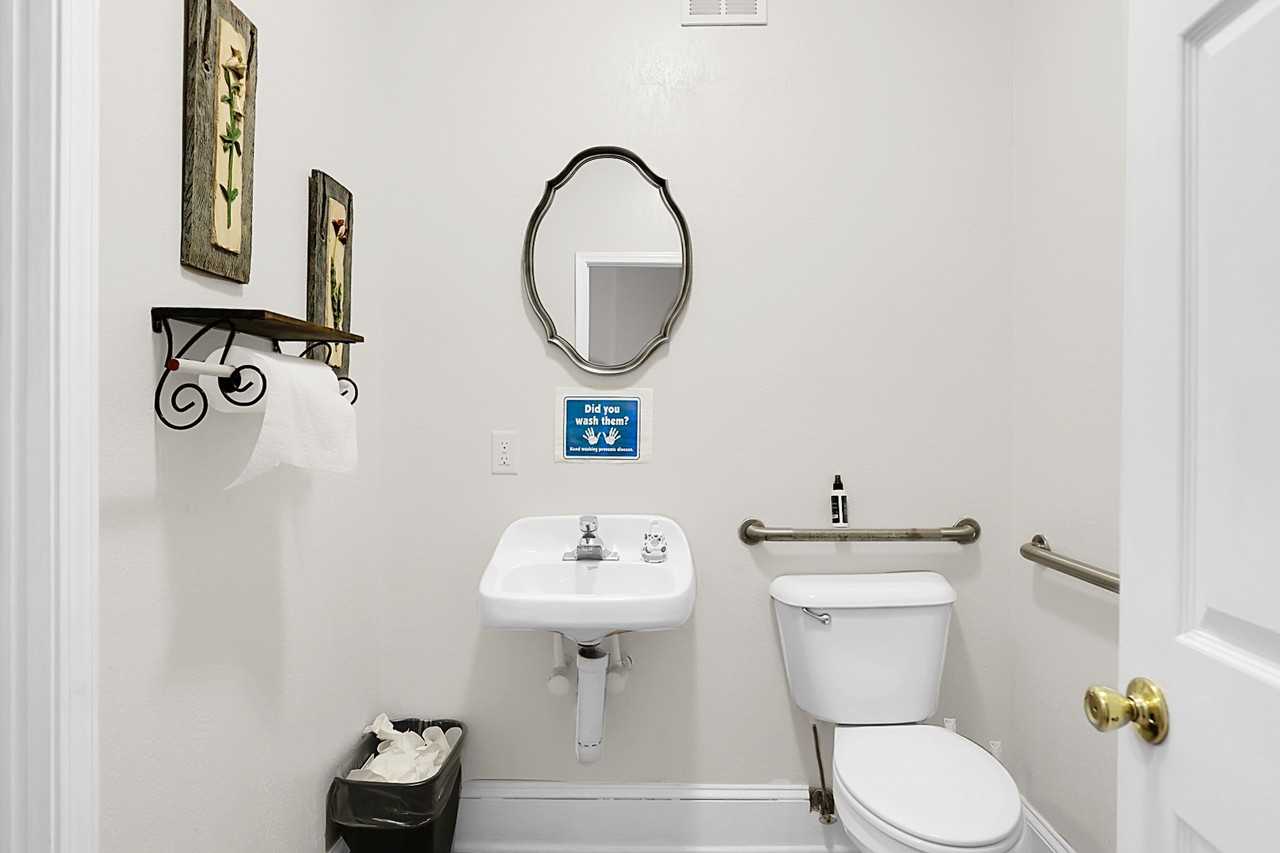 228 East Poplar Street - Photo 7 of 12