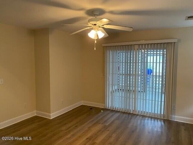 5006 Glen Cove Dr - Photo 3 of 21