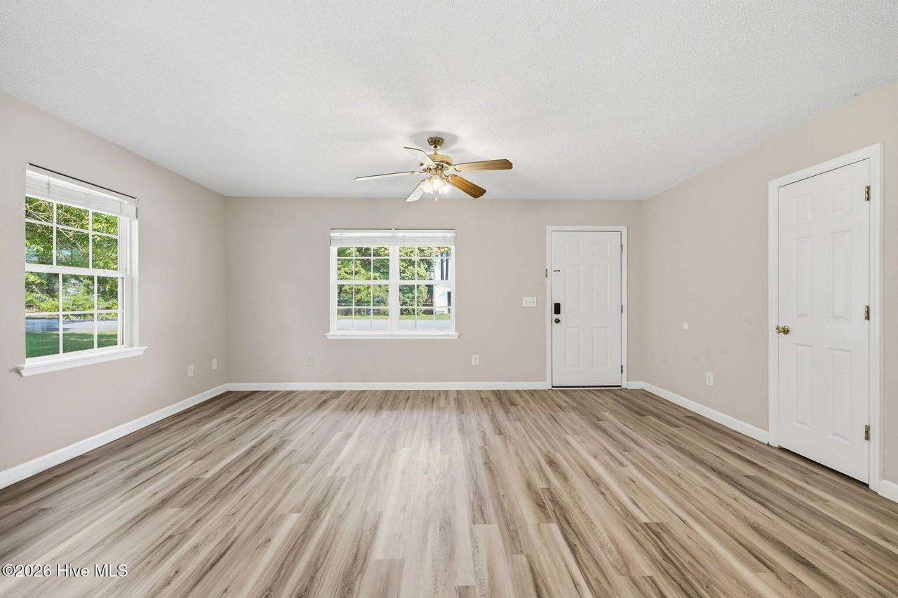 303 Louise Ave - Photo 3 of 19