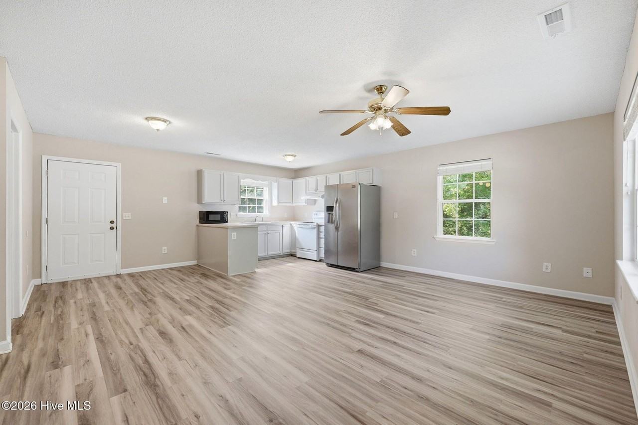 303 Louise Ave - Photo 5 of 19