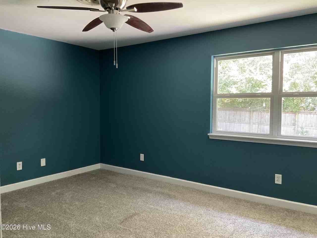 303 S Willow Ln - Photo 6 of 12