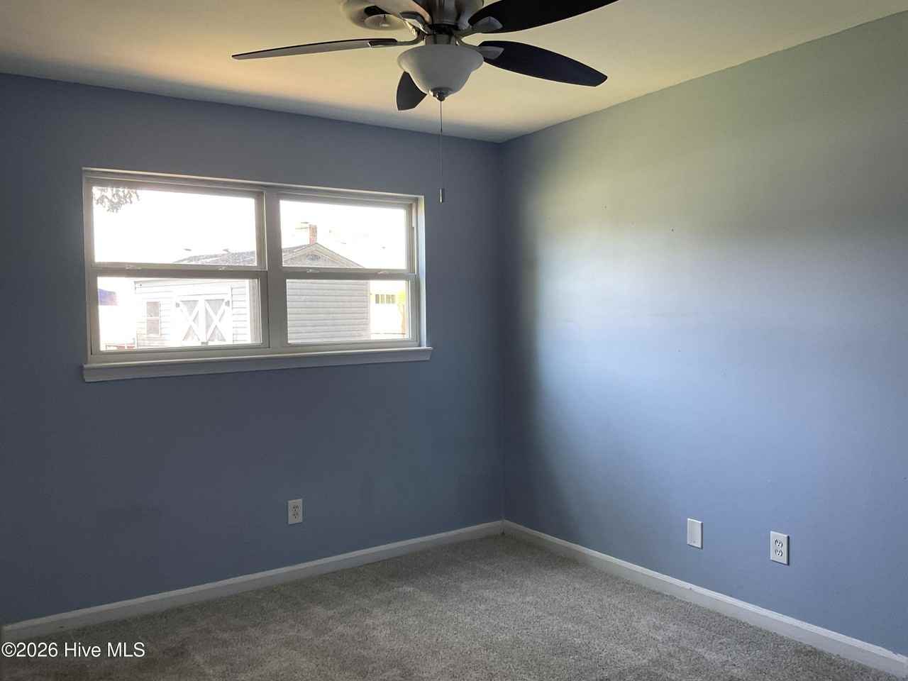 303 S Willow Ln - Photo 7 of 12