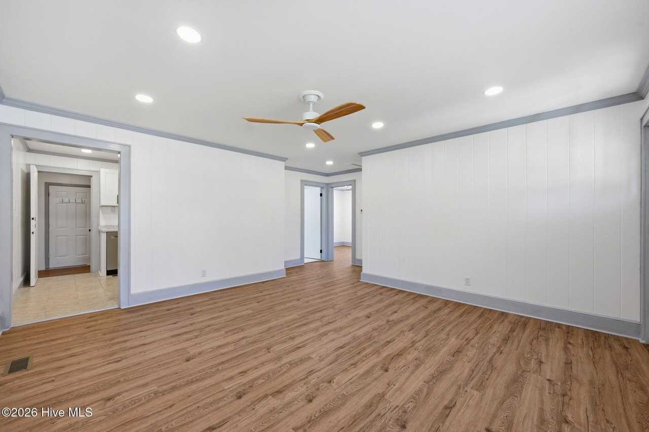 1714 Lucerne Way - Photo 6 of 20