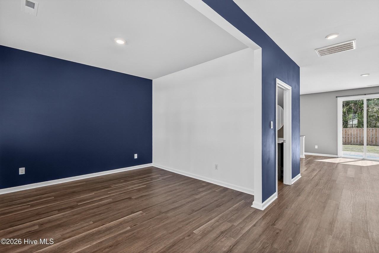 402 Ibis Ct - Photo 6 of 35