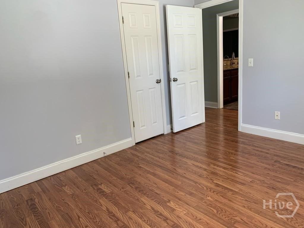 7308 Mayer Ave - Photo 6 of 17