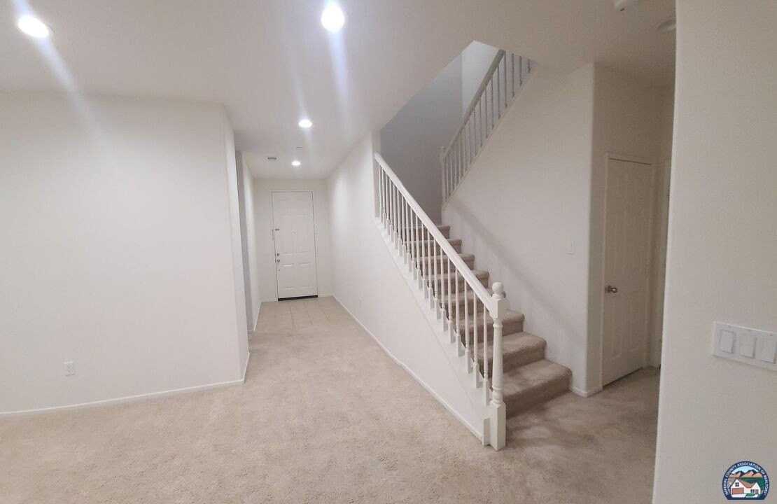 655 Las Dunas St - Photo 6 of 17