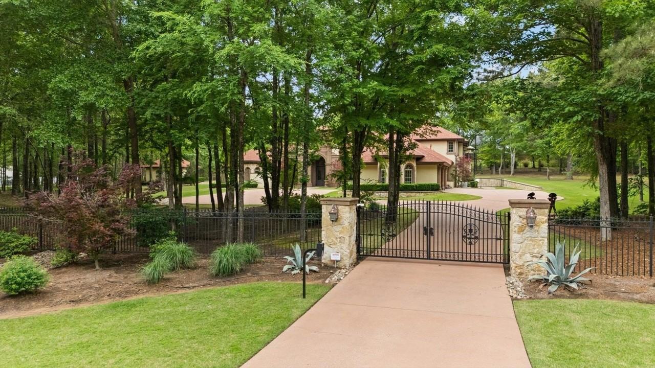 3705 Champions Ridge Ln - Photo 3 of 49