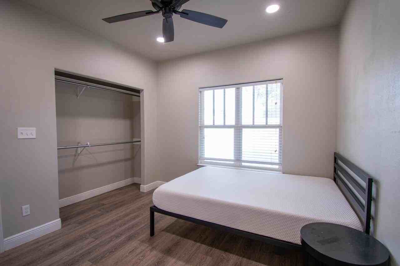 1508 Avenue W - Photo 6 of 17