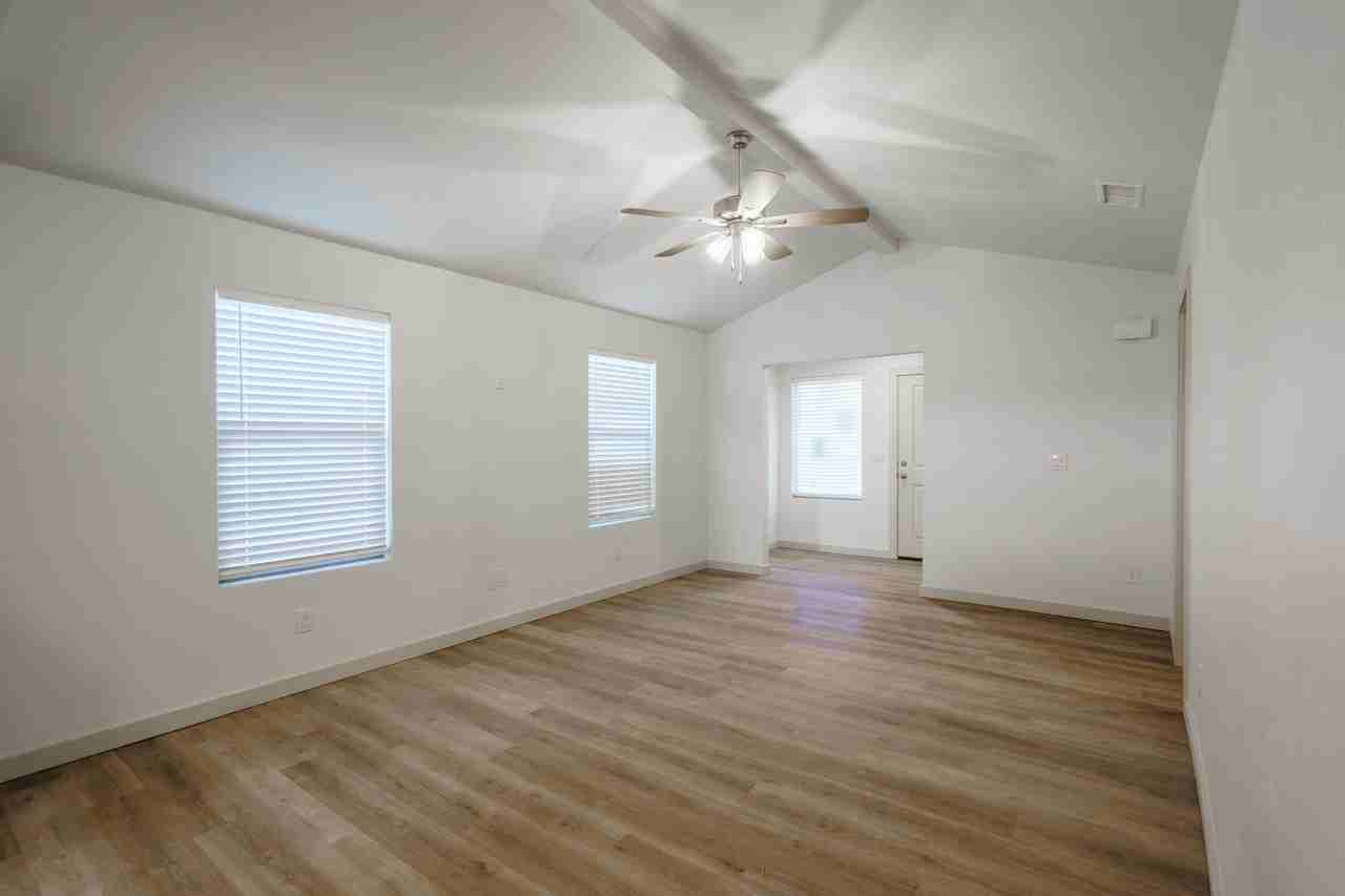 406 51st St - Photo 3 of 15