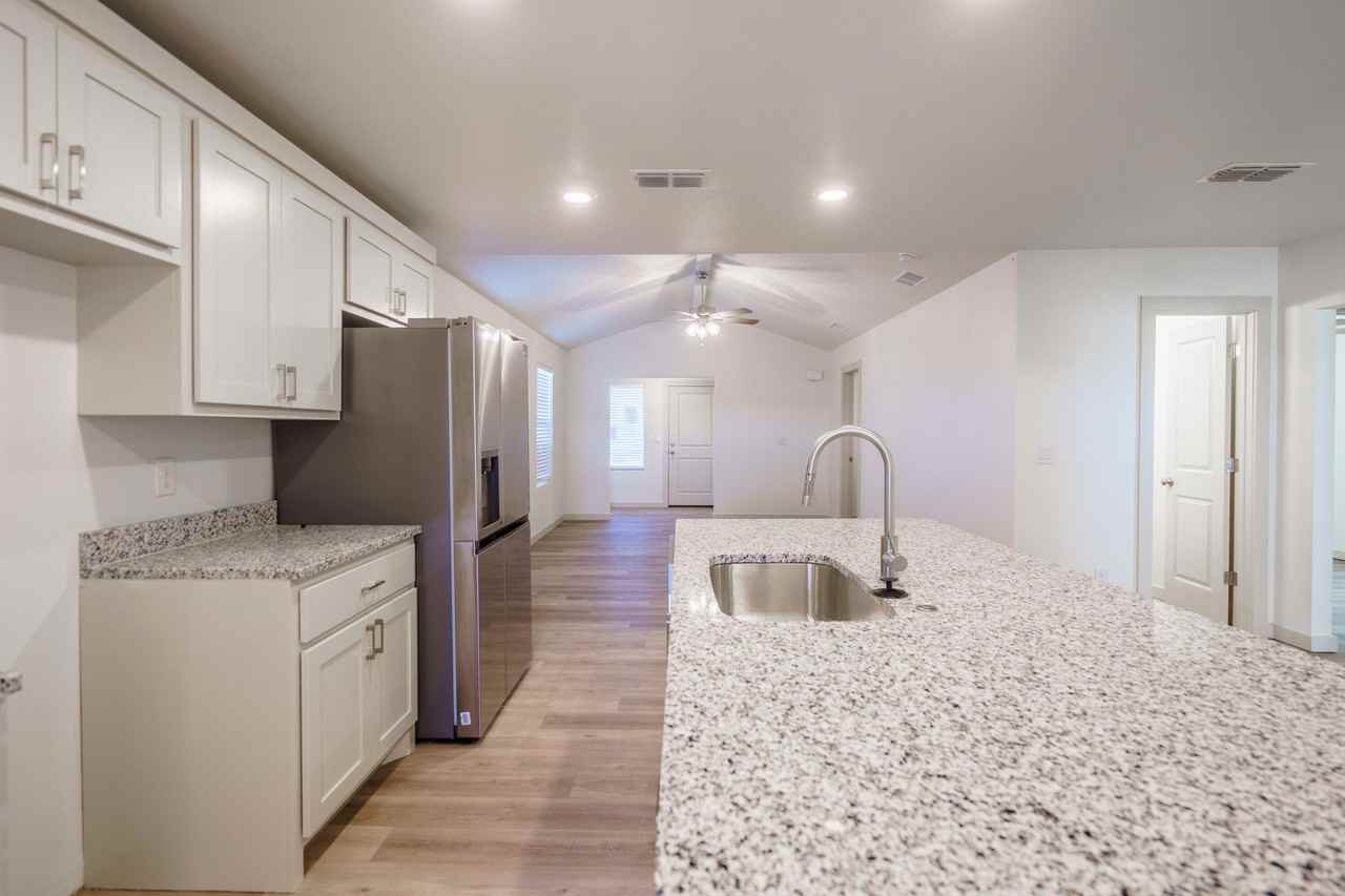 209 51st St - Photo 4 of 15