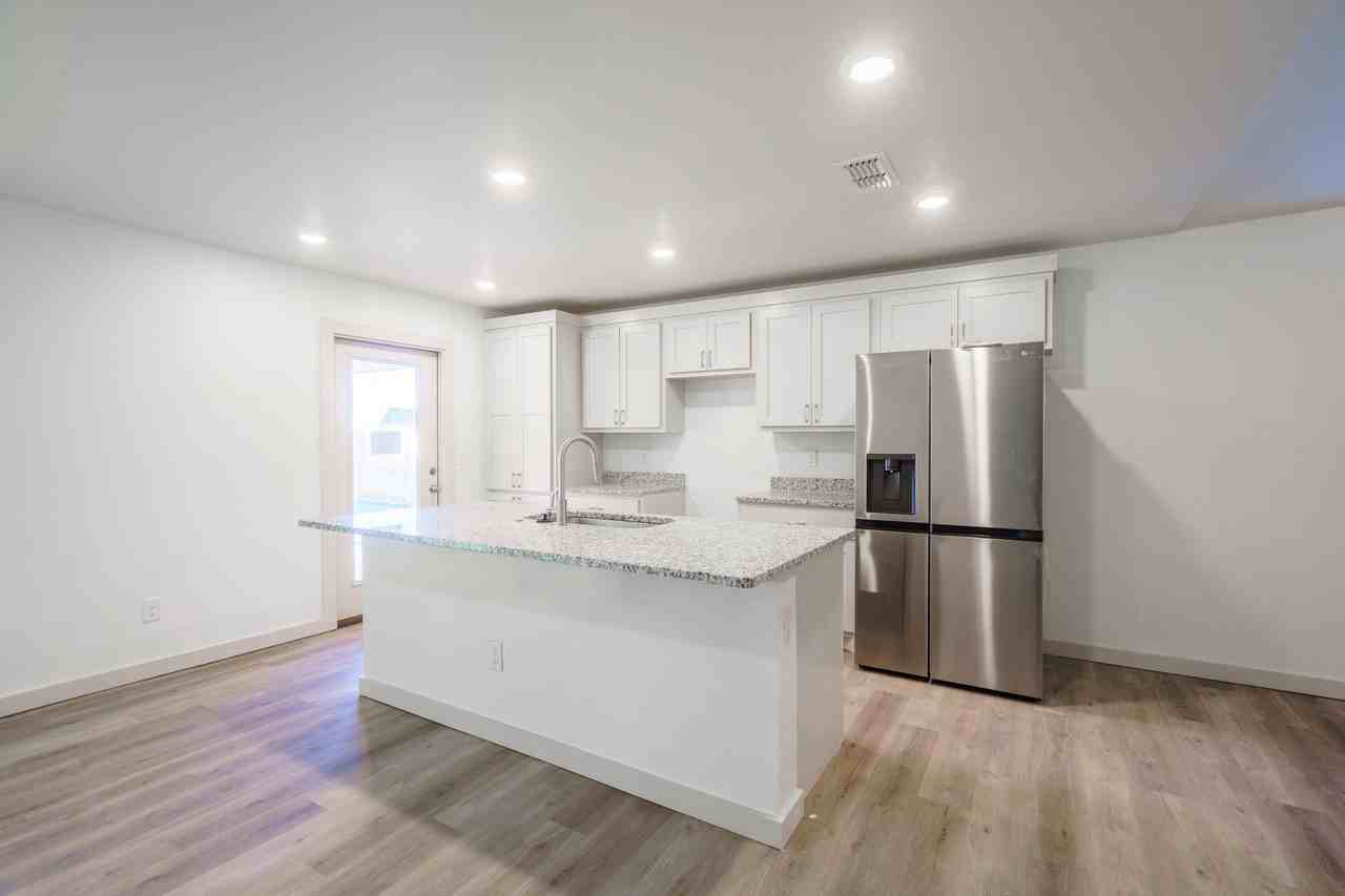 209 51st St - Photo 5 of 15