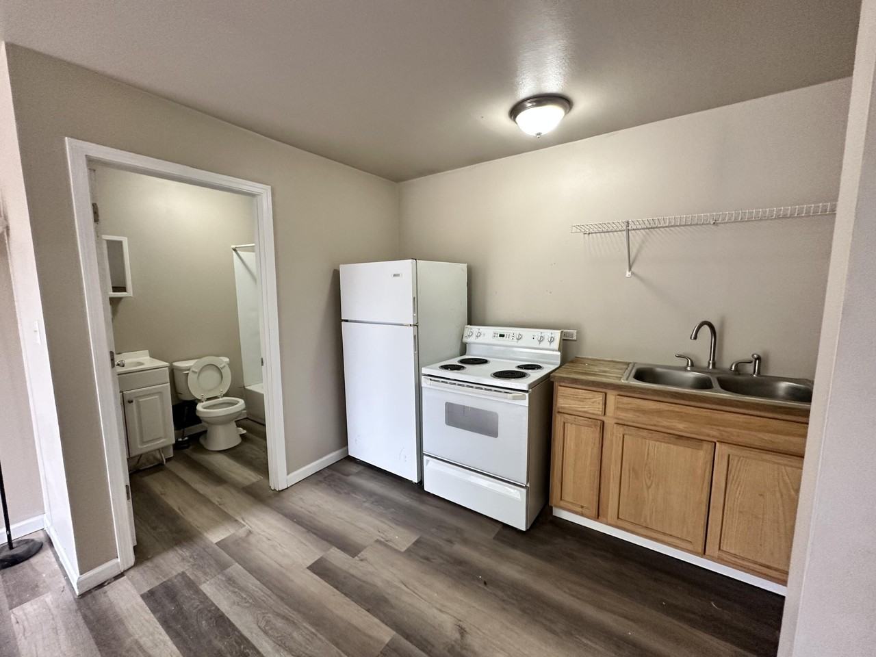 735 N Cleveland St - Photo 5 of 9