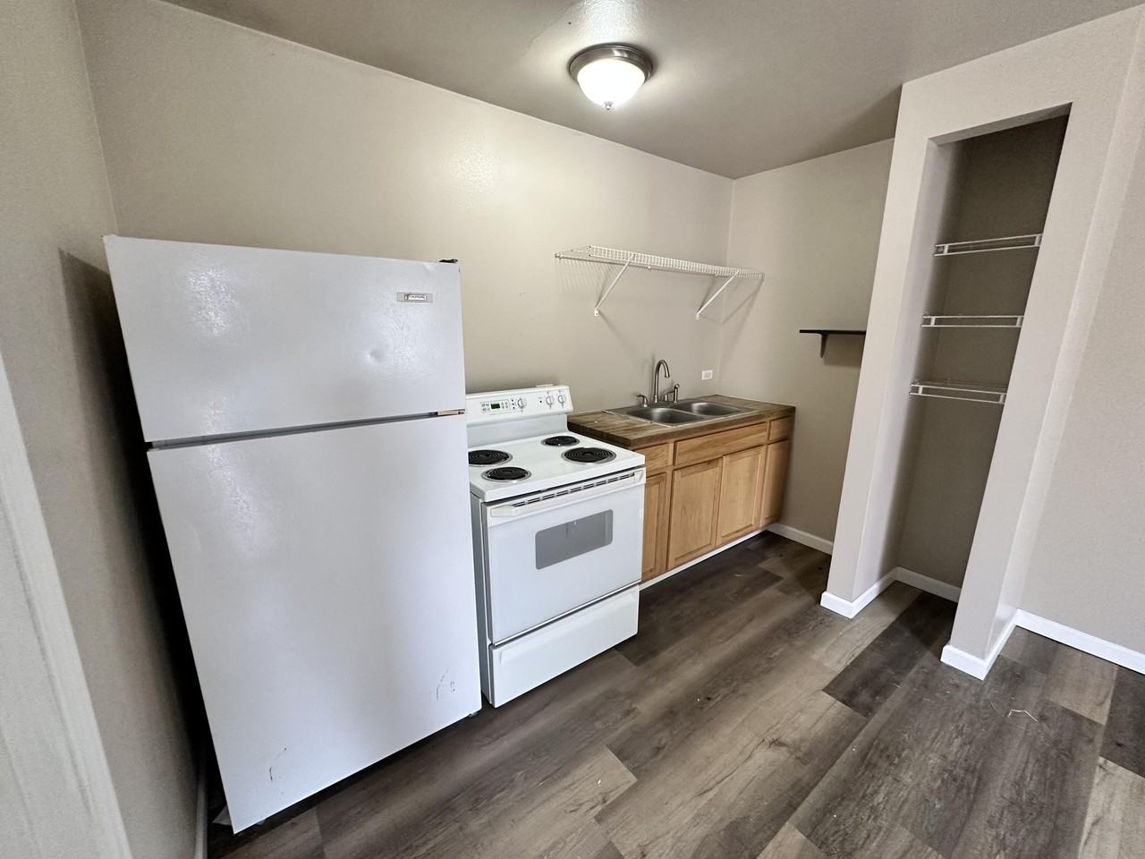 735 N Cleveland St - Photo 7 of 9