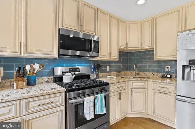 2347 S Arlington Ridge Rd - Photo 6 of 42