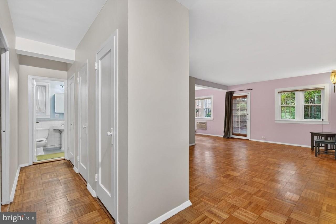 1536 Mount Eagle Pl - Photo 3 of 16