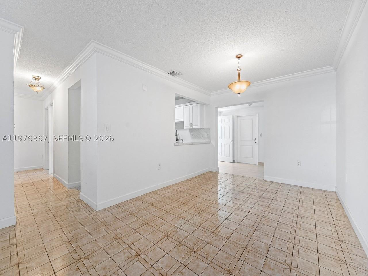 7121 Sw 102nd Ct - Photo 4 of 33