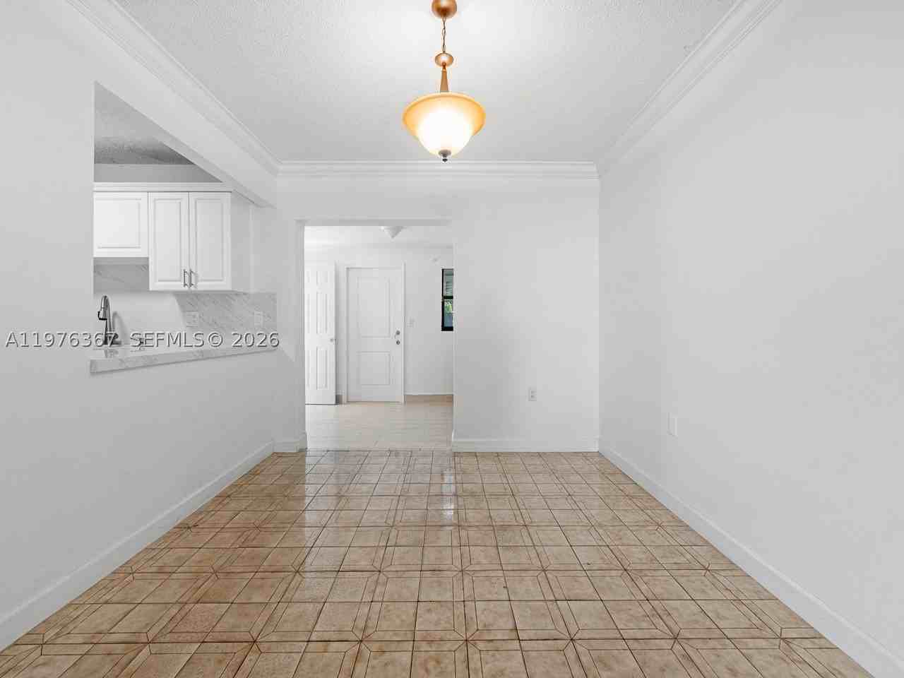 7121 Sw 102nd Ct - Photo 6 of 33