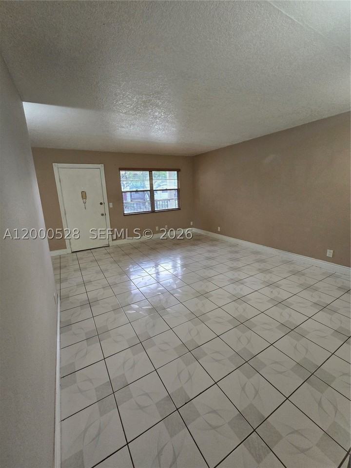 13500 Sw 1st St #204U - Photo 3 of 11