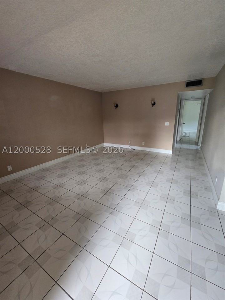 13500 Sw 1st St #204U - Photo 4 of 11