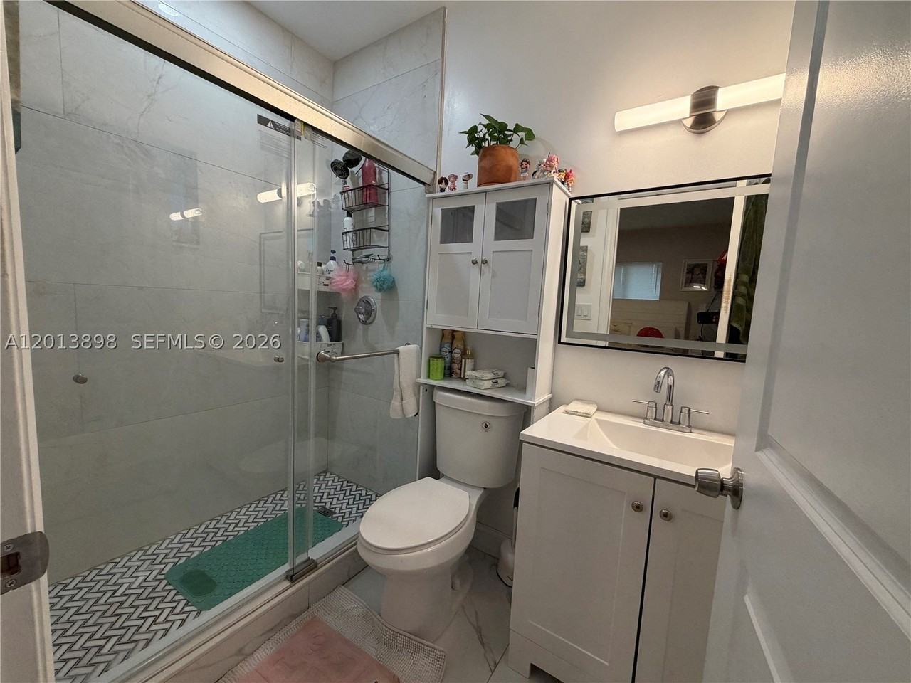 2241 N 62nd Ave - Photo 6 of 14