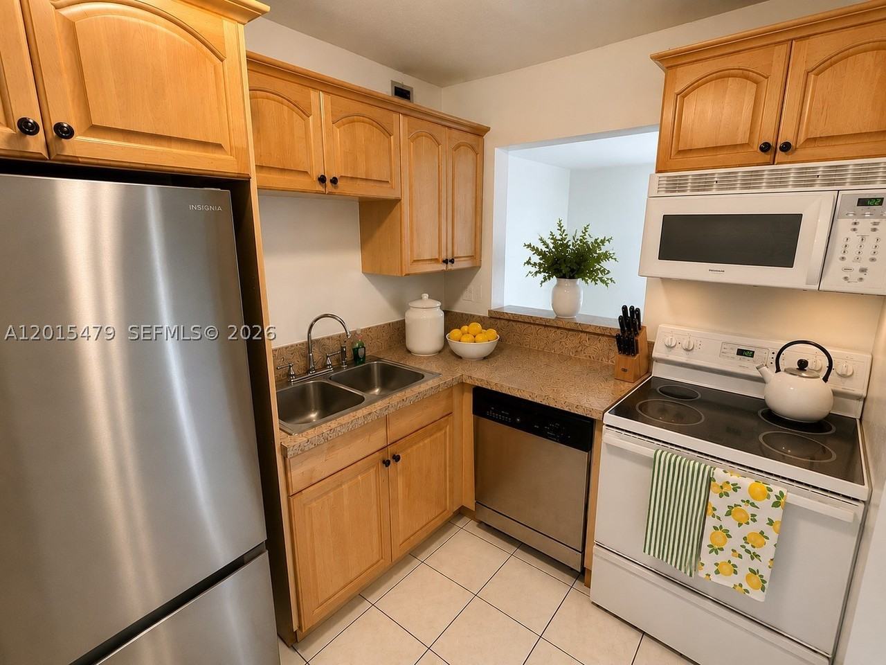 10385 N Kendall Dr #P1 - Photo 3 of 9