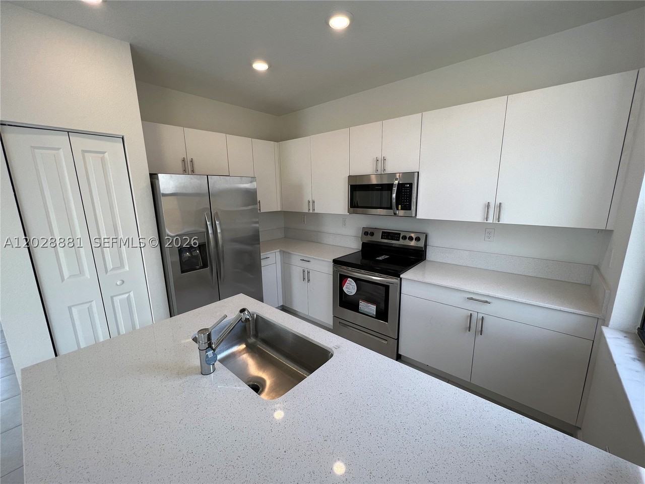 23464 Sw 129th Ave #23464 - Photo 4 of 19