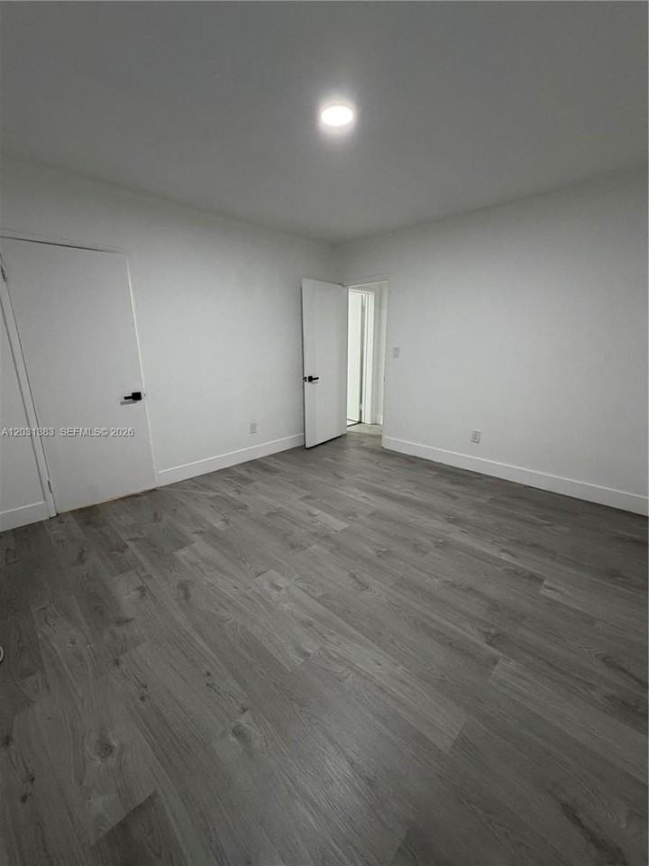 324 Surfside Blvd #7 - Photo 5 of 8