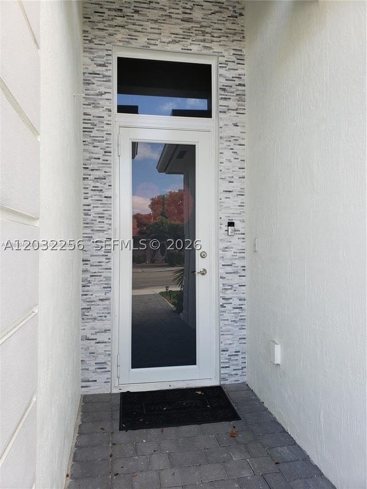 701 Nw 127th Pl - Photo 2 of 15