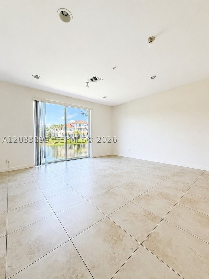 2765 Sw 81st Ter #2773 - Photo 5 of 19