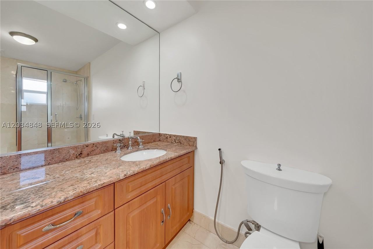 7600 Sw 19th Ter #C - Photo 2 of 8