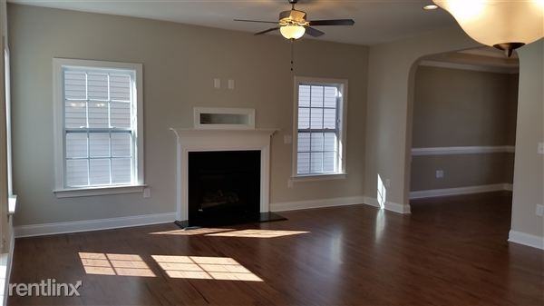 304 Vinewood Pl - Photo 2 of 7
