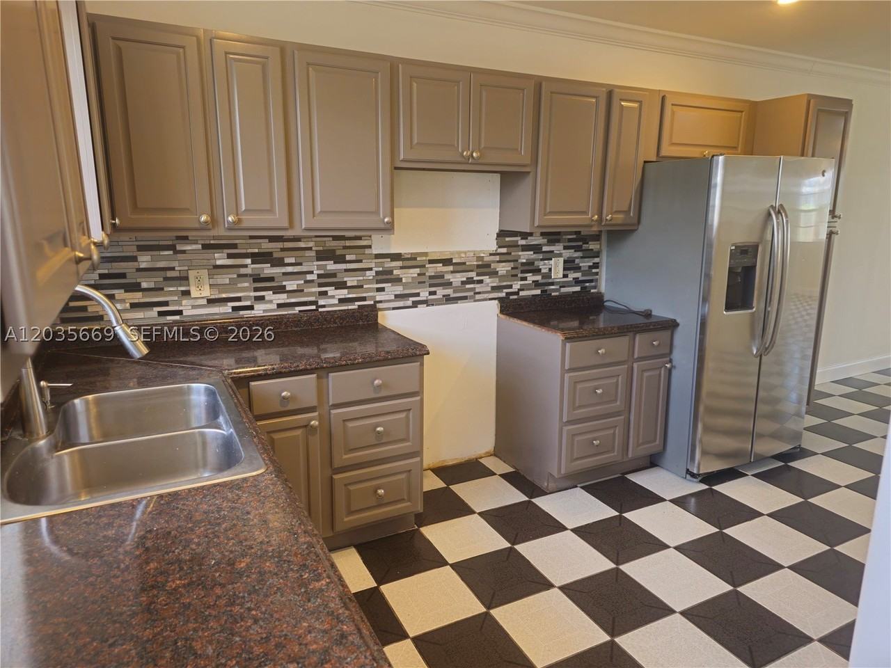 2523 Nw 13th Ave #2521 - Photo 3 of 4