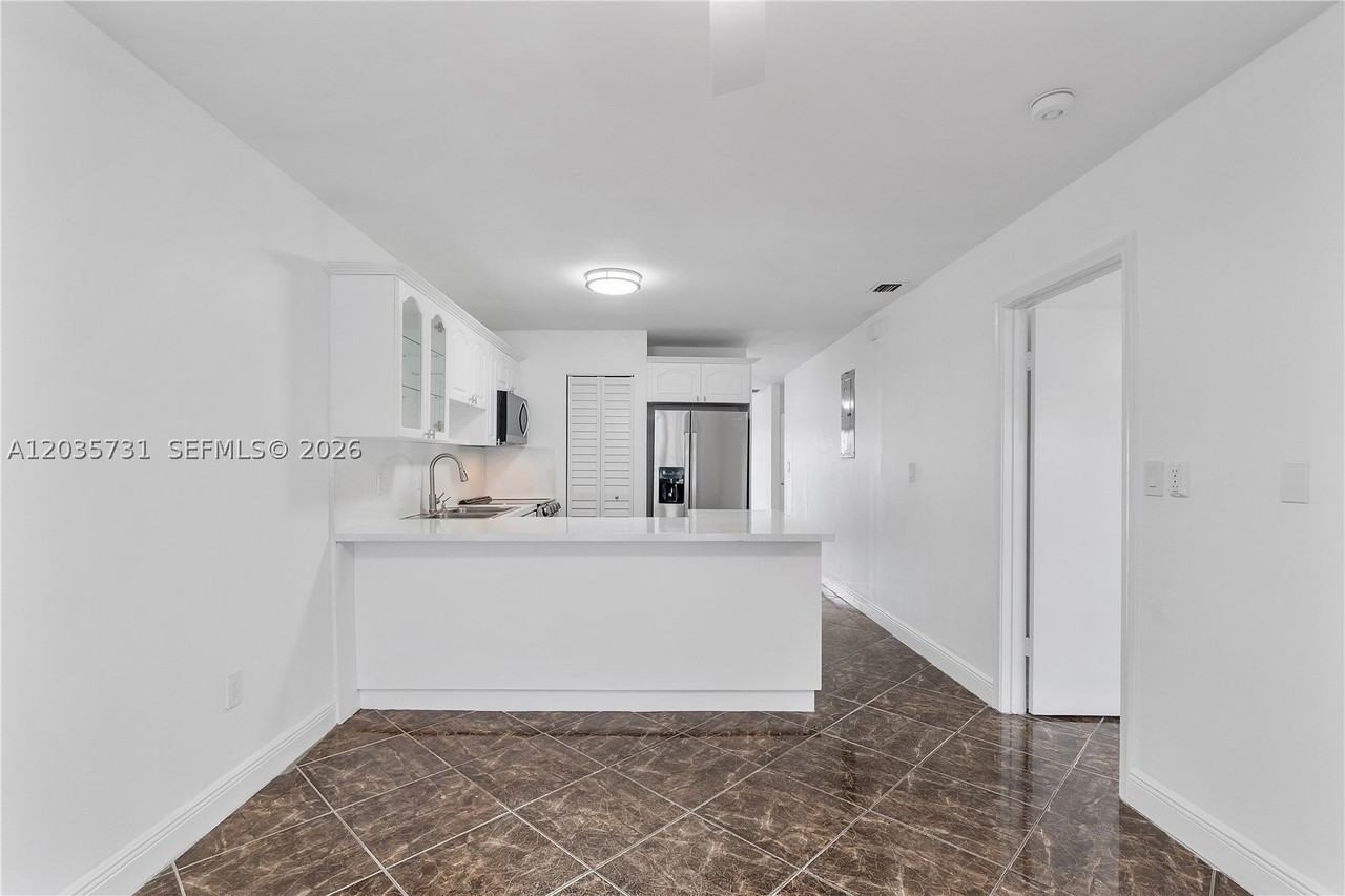 11432 Nw 87th Pl #11432 - Photo 5 of 32